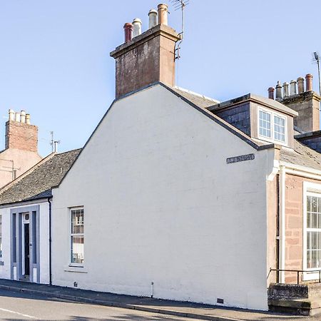 Vila Dezzys Montrose Exteriér fotografie